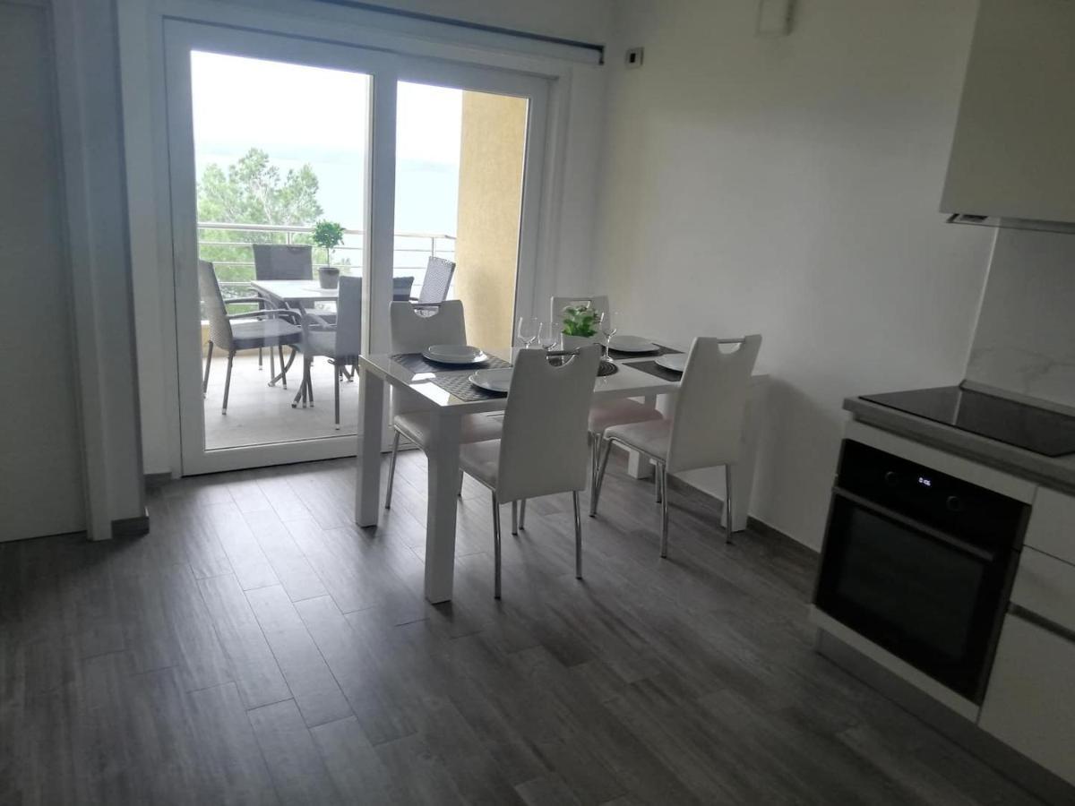 Novi Lux Appartement Novi Vinodolski Buitenkant foto