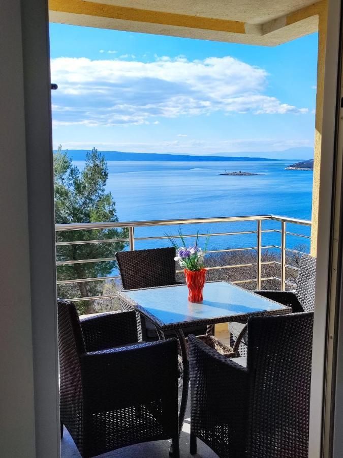 Novi Lux Appartement Novi Vinodolski Buitenkant foto