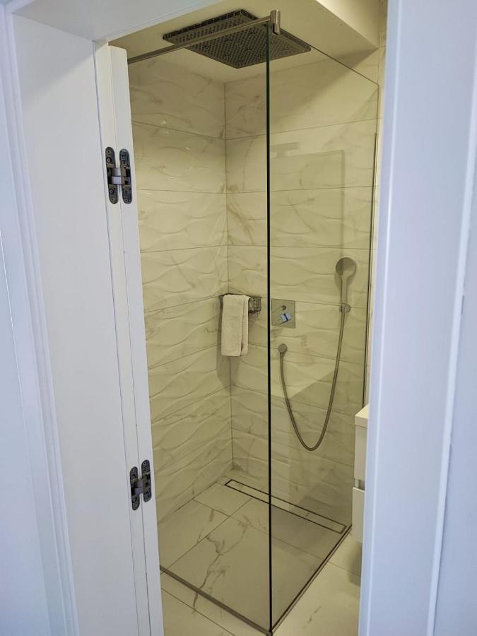 Novi Lux Appartement Novi Vinodolski Buitenkant foto